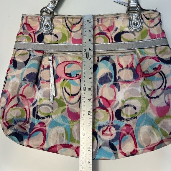 Vintage Coach Poppy Ikat Shoulder Bag - Picture 4 of 7